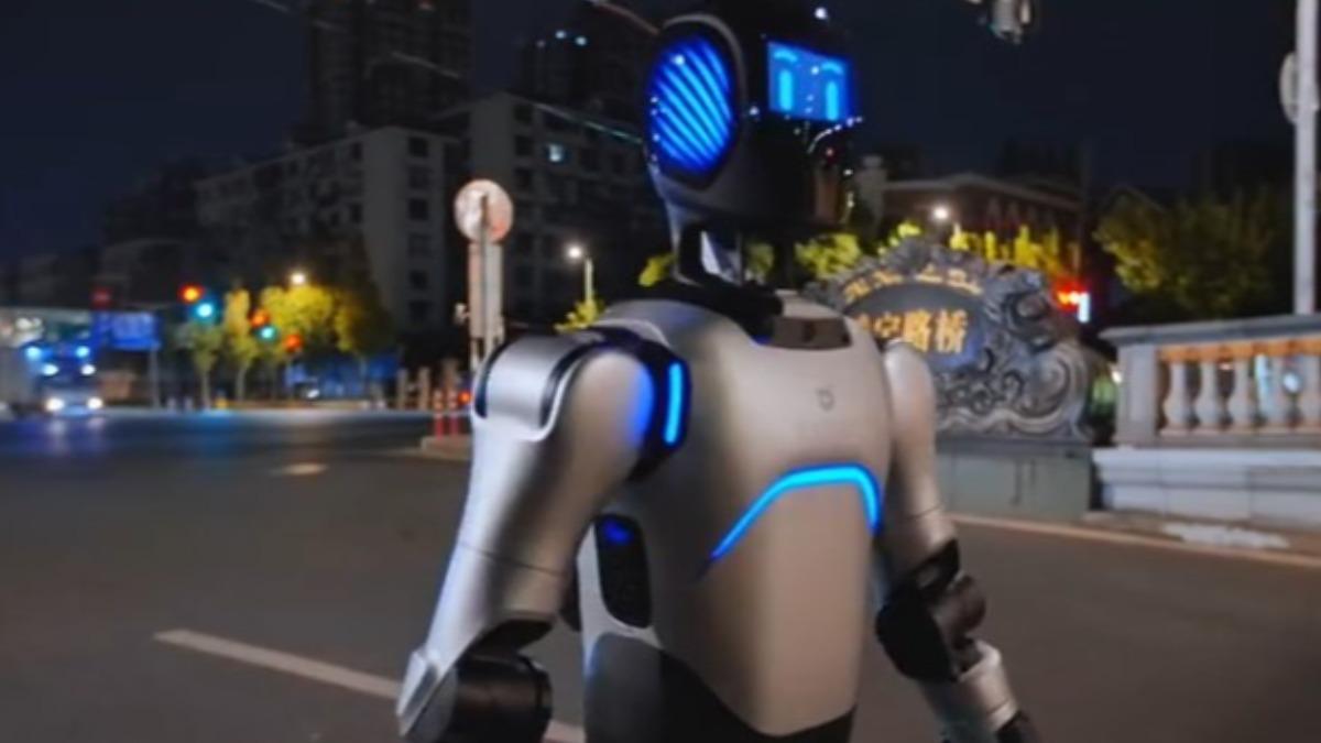 106公里不關機！機器人 「蘇州走到...