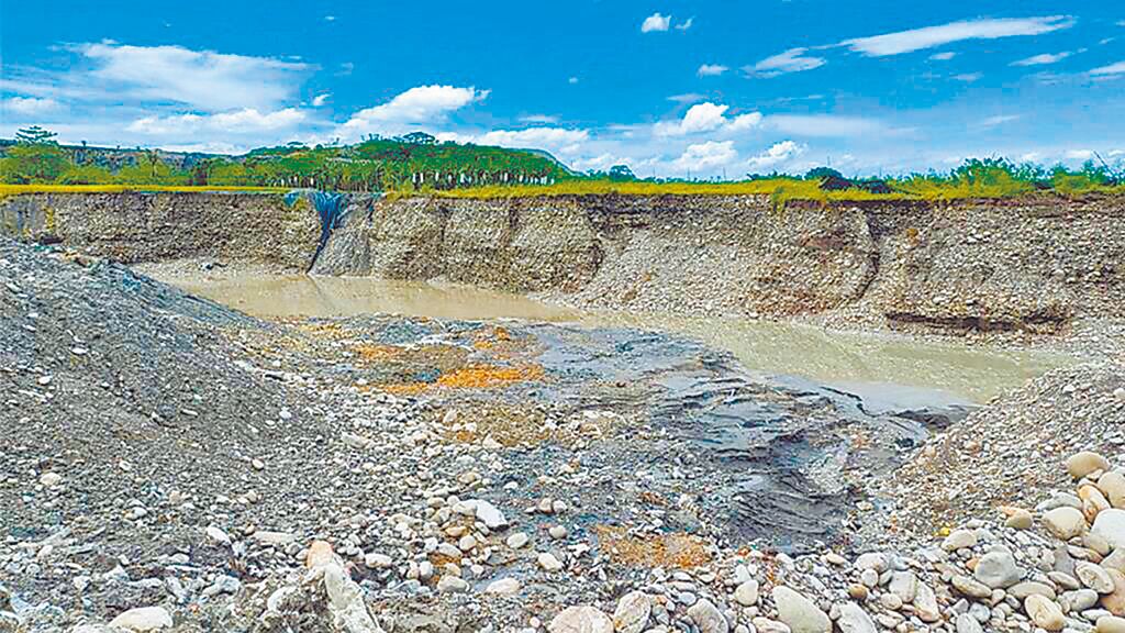 美濃大峽谷 盜砂濫倒撈2億 起訴12人